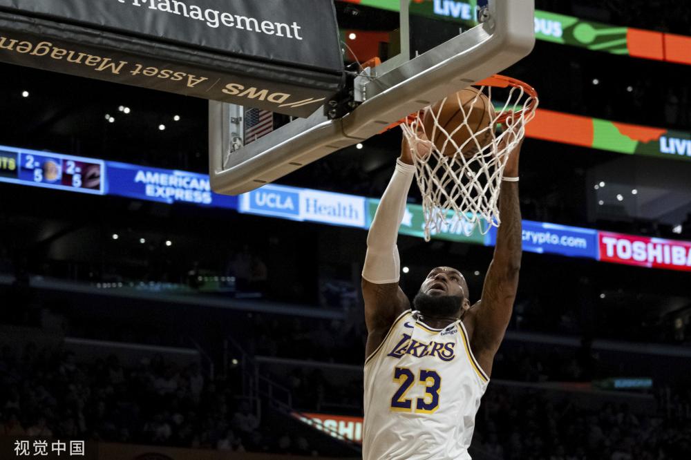 他是团队中 他是团队中