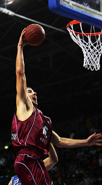 担任球队助 担任球队助